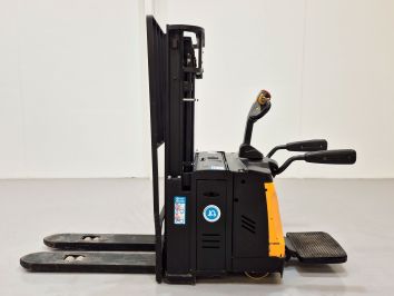 Apilador Electrico con plataforma MB FORKLIFT ES16-RSiL (Litio) - Elevacion de base