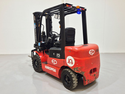 Carretilla Elevadora Electrica 4 ruedas mb forklift EFL252 (Litio) - 3258003 | Europea de Carretillas 2