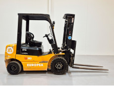 Carretilla Elevadora Electrica 4 ruedas mb forklift EFL252 (Litio) 80V 205Ah - 3258023 | Europea de Carretillas