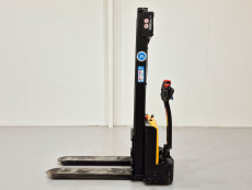 Apilador Electrico conductor a pie mb forklift ESL122 (2S330) (Litio) 24V 80Ah - 3486014 | Europea de Carretillas