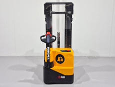 Apilador Electrico conductor a pie mb forklift WSA161L (Litio) 24V 205Ah - 3595038 | Europea de Carretillas