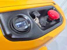Apilador Electrico conductor a pie mb forklift WSA161L (Litio) 24V 205Ah - 3595038 | Europea de Carretillas