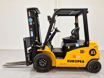 Carretilla Elevadora Electrica 4 ruedas MB FORKLIFT EFL253 (Litio) 80V 205Ah