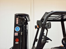 Carretilla Elevadora Electrica 4 ruedas mb forklift EFL353 - 3662003 | Europea de Carretillas