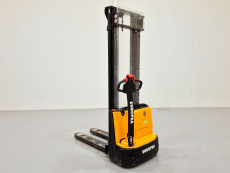 Apilador Electrico conductor a pie mb forklift ESA121 (2S360) (Gel) 24V 105Ah - 3712003 | Europea de Carretillas