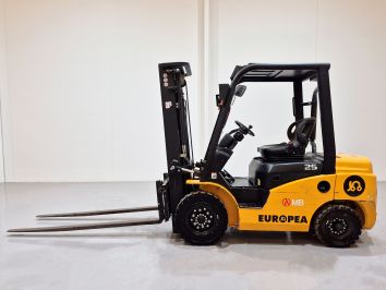 Carretilla Elevadora Diesel MB FORKLIFT CPCD25T8-G51