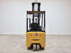 Carretilla Elevadora Electrica 3 ruedas caterpillar EP18CN2T (LITIO) - 3965002 | Europea de Carretillas