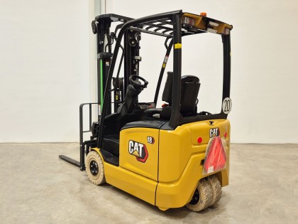 Carretilla Elevadora Electrica 3 ruedas caterpillar EP18CN2T (LITIO) - 3965003 | Europea de Carretillas 2