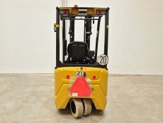 Carretilla Elevadora Electrica 3 ruedas caterpillar EP18CN2T (LITIO) - 3965003 | Europea de Carretillas
