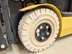 Carretilla Elevadora Electrica 3 ruedas caterpillar EP18CN2T (LITIO) - 3965003 | Europea de Carretillas