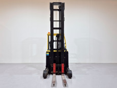 Carretilla Retractil conductor sentado hyster R1.6 HD - 2188004 | Europea de Carretillas