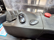 Carretilla Retractil conductor sentado hyster R1.6 HD - 2188007 | Europea de Carretillas