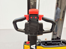 Apilador Electrico conductor a pie mb forklift ESA121 (2S330) (Gel) - 3856003 | Europea de Carretillas