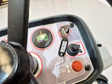 Barredora Conductor sentado bhior BS1300HXL - 3860003 | Europea de Carretillas