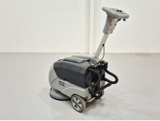 Fregadora Industrial Conduct Acompañante bhior B400 - 4082002 | Europea de Carretillas