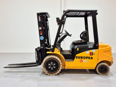 Carretilla Elevadora Electrica 4 ruedas mb forklift EFL353 - 3662002 | Europea de Carretillas