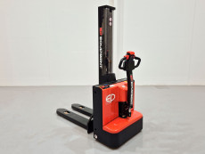 Apilador Electrico conductor a pie ep ESi161 - 3706004 | Europea de Carretillas