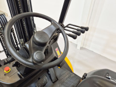 Carretilla Elevadora Electrica 4 ruedas mb forklift EFL303 (Litio) 80V 205Ah - 3751015 | Europea de Carretillas