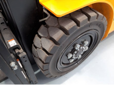 Carretilla Elevadora Electrica 4 ruedas mb forklift EFL302 (Litio) - 3185008 | Europea de Carretillas