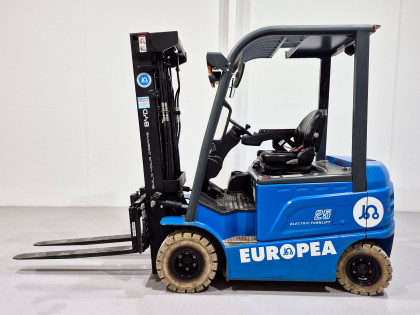 Carretilla Elevadora Electrica 4 ruedas byd SEF25C LitioHierroFosfato - 3675002 | Europea de Carretillas