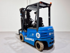 Carretilla Elevadora Electrica 4 ruedas byd SEF25C LitioHierroFosfato - 3675002 | Europea de Carretillas