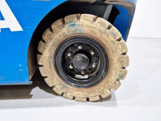Carretilla Elevadora Electrica 4 ruedas byd SEF25C LitioHierroFosfato - 3675002 | Europea de Carretillas