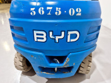 Carretilla Elevadora Electrica 4 ruedas byd SEF25C LitioHierroFosfato - 3675002 | Europea de Carretillas