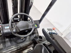 Carretilla Elevadora Electrica 4 ruedas byd SEF25C LitioHierroFosfato - 3675002 | Europea de Carretillas