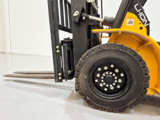 Carretilla Elevadora Electrica 4 ruedas mb forklift EFL253 (Litio) 80V 205Ah - 3629003 | Europea de Carretillas