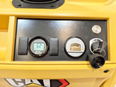 Transpaleta Electrica con plataforma caterpillar NPV20N3 (LITIO) - 3964012 | Europea de Carretillas
