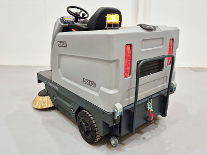 Barredora Conductor sentado bhior BS1400 V.2 - 3640008 | Europea de Carretillas 2