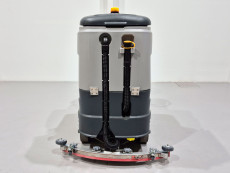 Fregadora Industrial Conductor Sentado bhior B800 - 3864003 | Europea de Carretillas
