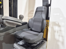 Carretilla Retractil conductor sentado caterpillar NR16N3H (Litio) - 3908006 | Europea de Carretillas