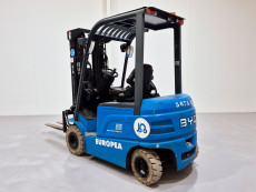 Carretilla Elevadora Electrica 4 ruedas byd SEF25C LitioHierroFosfato - 3675003 | Europea de Carretillas