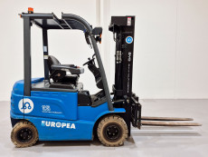 Carretilla Elevadora Electrica 4 ruedas byd SEF25C LitioHierroFosfato - 3675003 | Europea de Carretillas