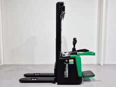 Apilador Electrico con plataforma hangcha CDD16-XT1S-SI (Litio) - 4120002 | Europea de Carretillas