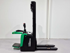 Apilador Electrico con plataforma hangcha CDD16-XT1S-SI (Litio) - 4120002 | Europea de Carretillas