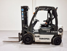 Carretilla Elevadora Diesel unicarriers Y1D2A25Q - 2511006 | Europea de Carretillas