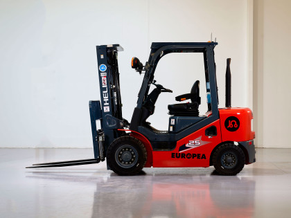 Carretilla Elevadora Diesel - Capacidad 2.000 y 2.500Kg CD20 CD25