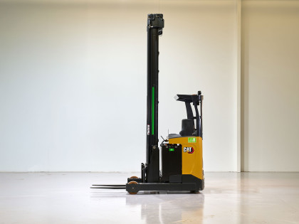 Carretilla Elevadora Retractil - Capacidad 1.200 1.400 2.500 Kg CR12 CE14 CR25