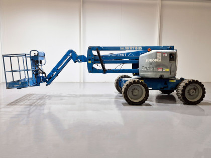 Plataforma Elevadora Articulada Diesel - 16 metros de altura de trabajo PAD16