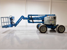 Plataforma Elevadora Articulada Diesel - 16 metros de altura de trabajo PAD16