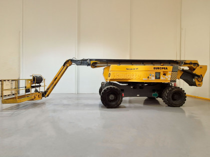 Plataforma Elevadora Articulada Diesel - 32 metros de altura de trabajo PAD32