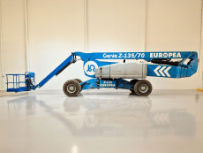 Plataforma Elevadora Articulada Diesel - 43 metros de altura de trabajo PAD43