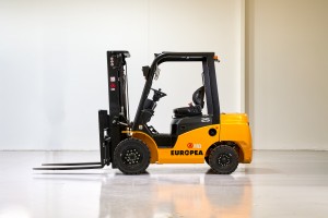 Carretilla_Diesel_CD25_MB_CPCD25_Lateral